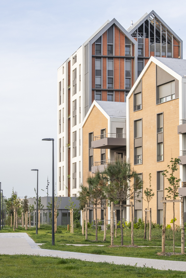 376 logements et commerces